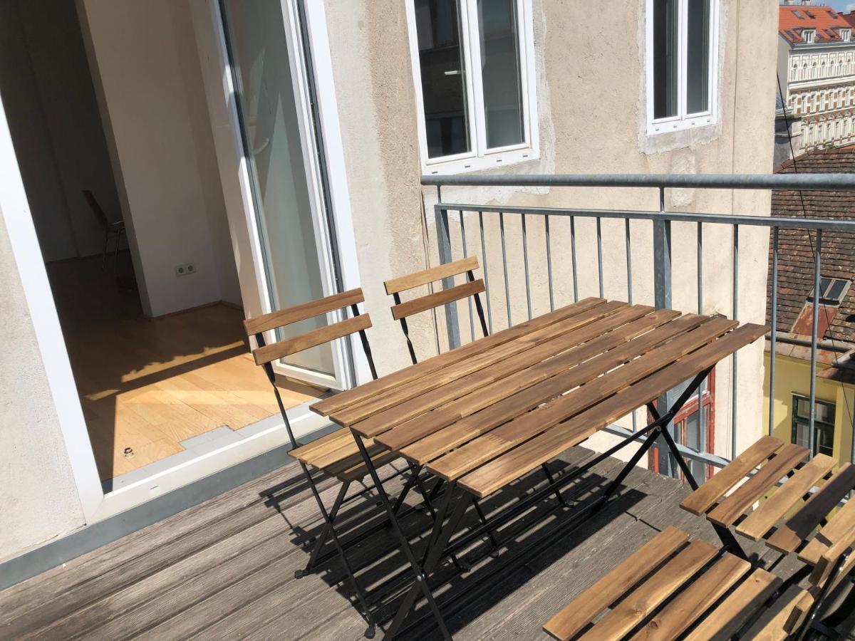 Helle 4 Zimmer Familien-Wohnung Mit Balkon! Schloss Schonbrunn In Gehdistanz Вена Экстерьер фото